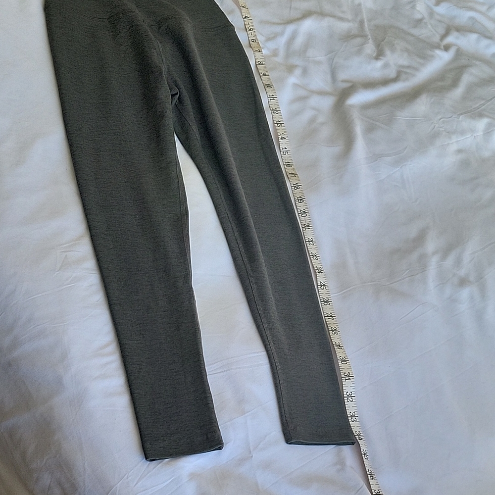 BEYOND YOGA leggings olive green